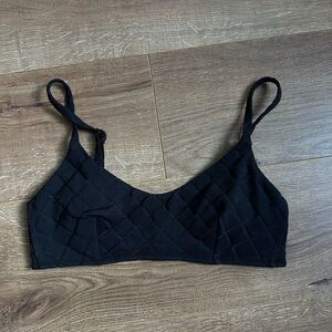 Lululemon scoop bikini top size 4 NWOT